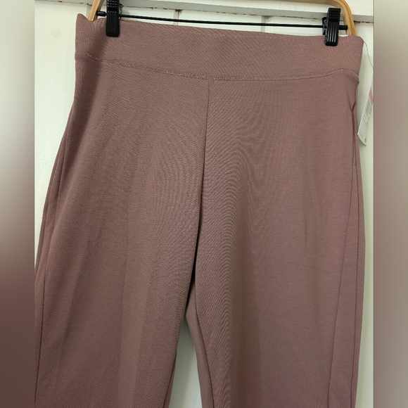 Nike Air Women’s High Waisted Flared Leggings In Smokey Mauve NWT - Picture 5 of 11